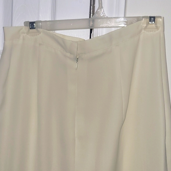 Unlined full length Ivory pencil skirt - Picture 3 of 7